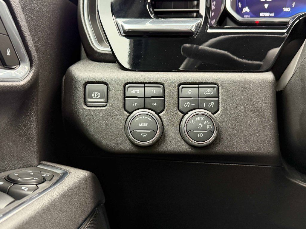 Used 2025 Chevrolet Silverado 3500 LT w/ All Star Edition AWD/4WD image 39