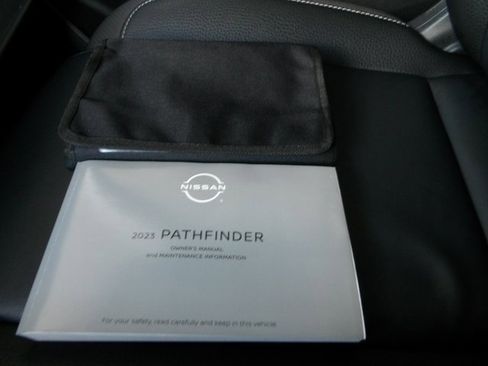 Certified 2023 Nissan Pathfinder SL w/ Black Appearance Package image 48
