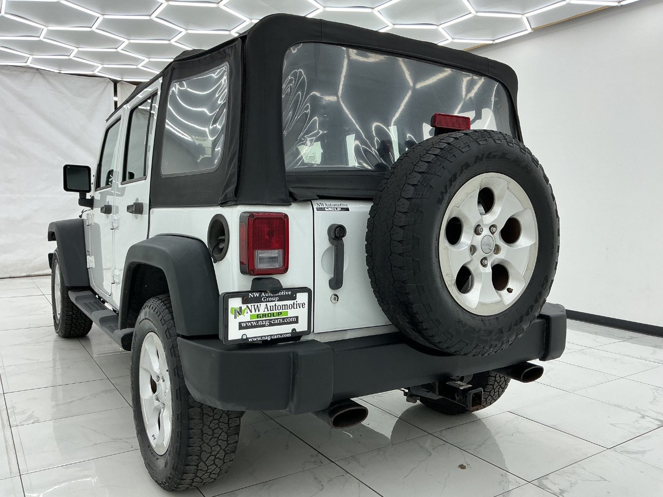 Used 2013 Jeep Wrangler Unlimited Sport AWD/4WD image 9