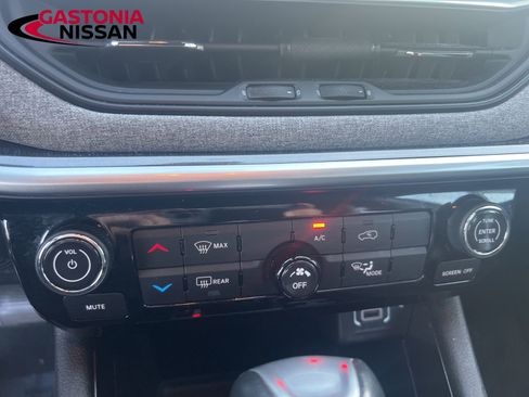 Used 2024 Jeep Compass Latitude image 43