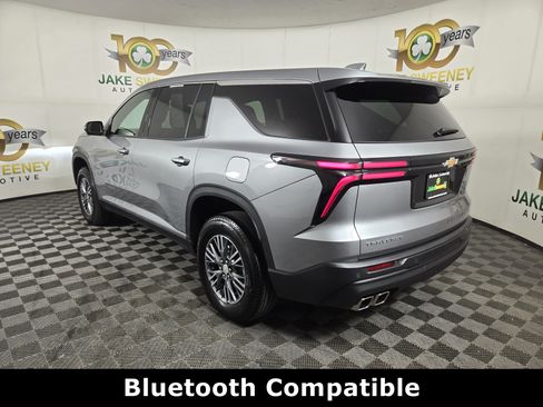 Used 2024 Chevrolet Traverse LS FWD image 6