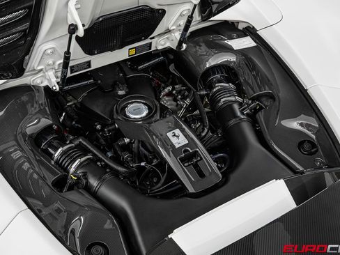 Used 2022 Ferrari F8 Tributo RWD image 30