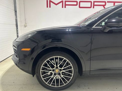Used 2022 Porsche Cayenne Coupe AWD/4WD image 3