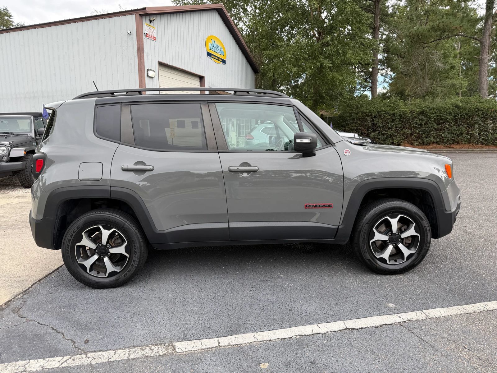 Used 2020 Jeep Renegade Trailhawk w/ Cold Weather Group AWD/4WD image 9