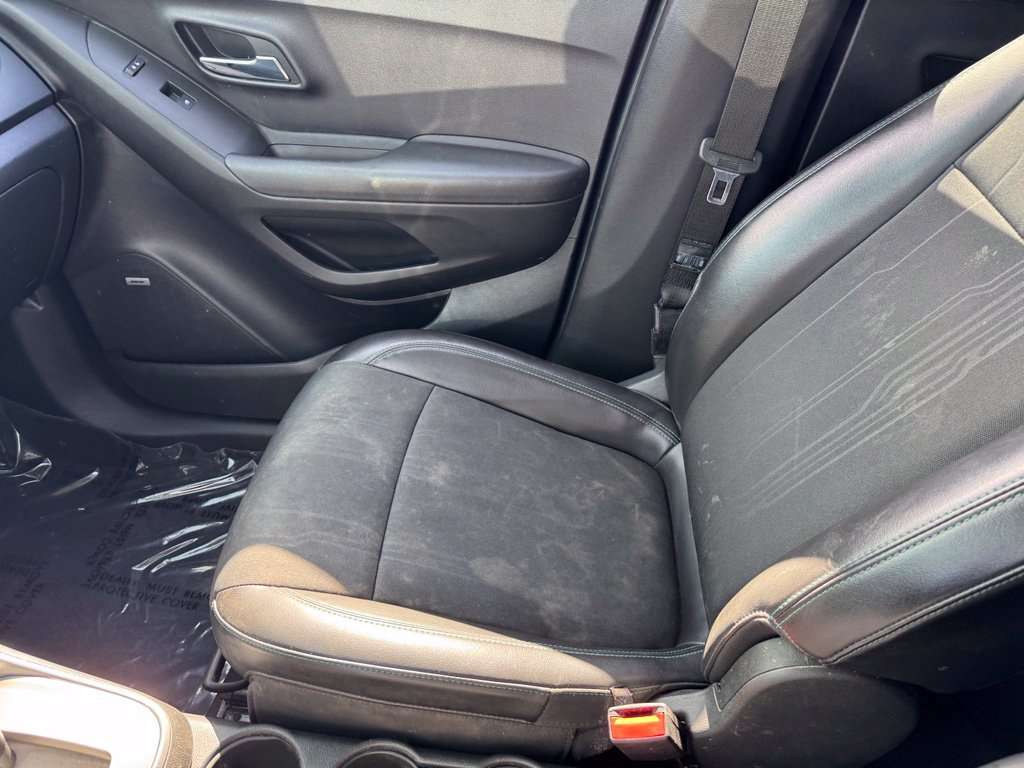 Used 2015 Chevrolet Trax LT w/ LT Sun and Sound Package FWD image 23