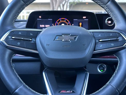 Used 2025 Chevrolet Traverse Z71 AWD/4WD image 35