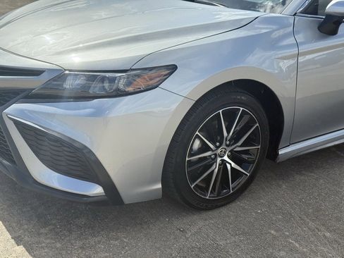 Used 2024 Toyota Camry SE image 2