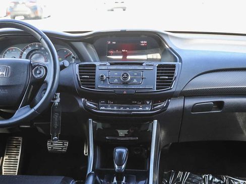 Used 2016 Honda Accord Sport image 13