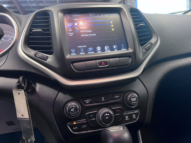 Used 2014 Jeep Cherokee Trailhawk w/ Leather Interior Group AWD/4WD image 24