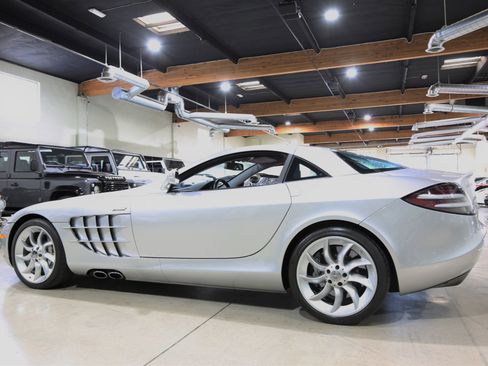 Used 2006 Mercedes-Benz SLR image 8