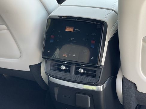 New 2026 Cadillac Vistiq Sport image 21