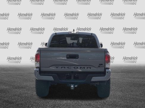 Used 2021 Toyota Tacoma TRD Sport w/ TRD Premium Sport Package AWD/4WD image 9