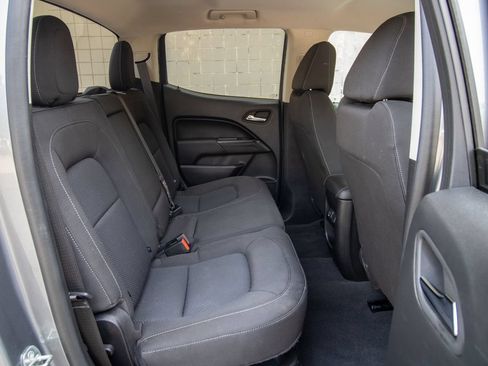 Used 2022 Chevrolet Colorado LT AWD/4WD image 19