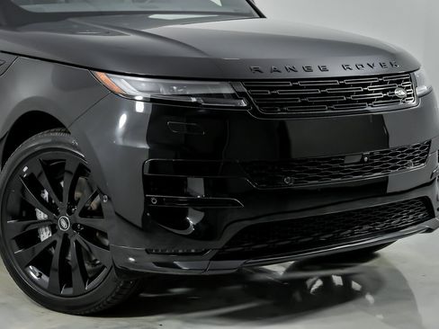Used 2025 Land Rover Range Rover Sport Dynamic SE AWD/4WD image 3