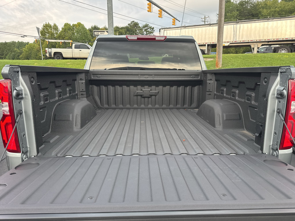 New 2026 Chevrolet Silverado 1500 RST w/ Z71 Off-Road Package AWD/4WD image 9