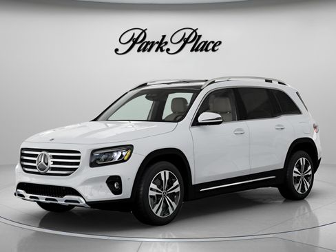 Used 2026 Mercedes-Benz GLB 250 image 1