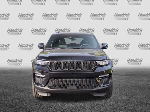 Used 2025 Jeep Grand Cherokee Limited w/ Black Appearance Package image 3