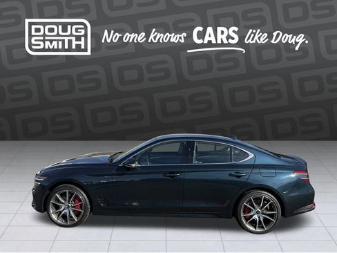 Used 2025 Genesis G70 2.5T image 2