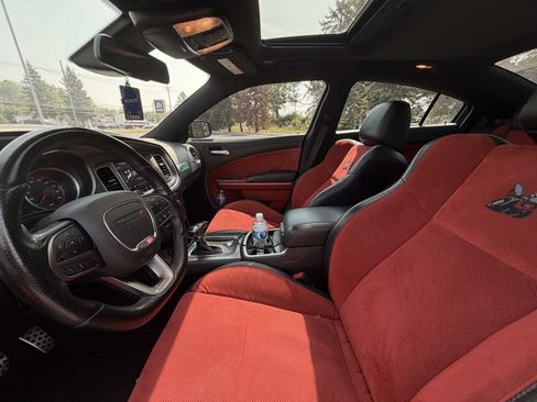 Used 2022 Dodge Charger Scat Pack RWD image 17