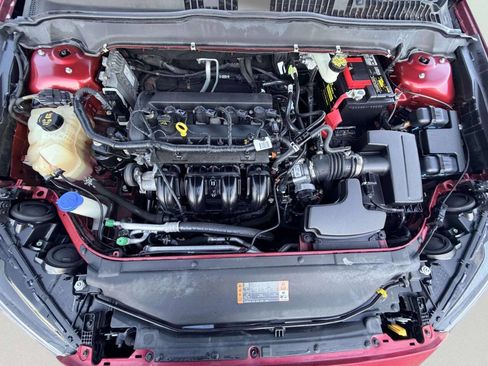 Used 2017 Ford Fusion SE w/ Equipment Group 201A FWD image 10