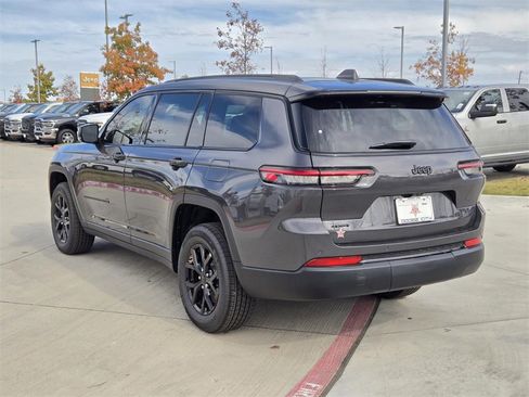 New 2025 Jeep Grand Cherokee L Altitude image 3