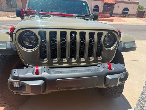 Used 2020 Jeep Gladiator Rubicon AWD/4WD image 3