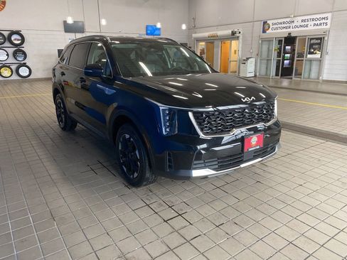 Used 2024 Kia Sorento S image 15