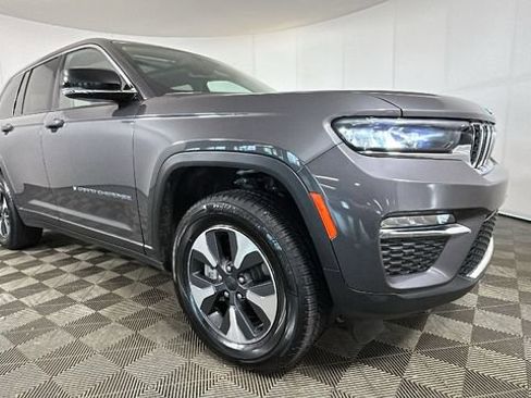 Used 2022 Jeep Grand Cherokee Limited 4xe AWD/4WD image 2