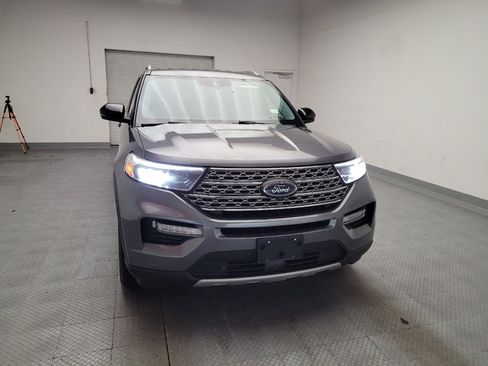 Used 2022 Ford Explorer Limited w/ Equipment Group 301A AWD/4WD image 14