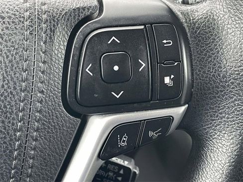 Used 2018 Toyota Sienna LE image 21