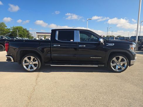 Used 2020 GMC Sierra 1500 SLT RWD image 2