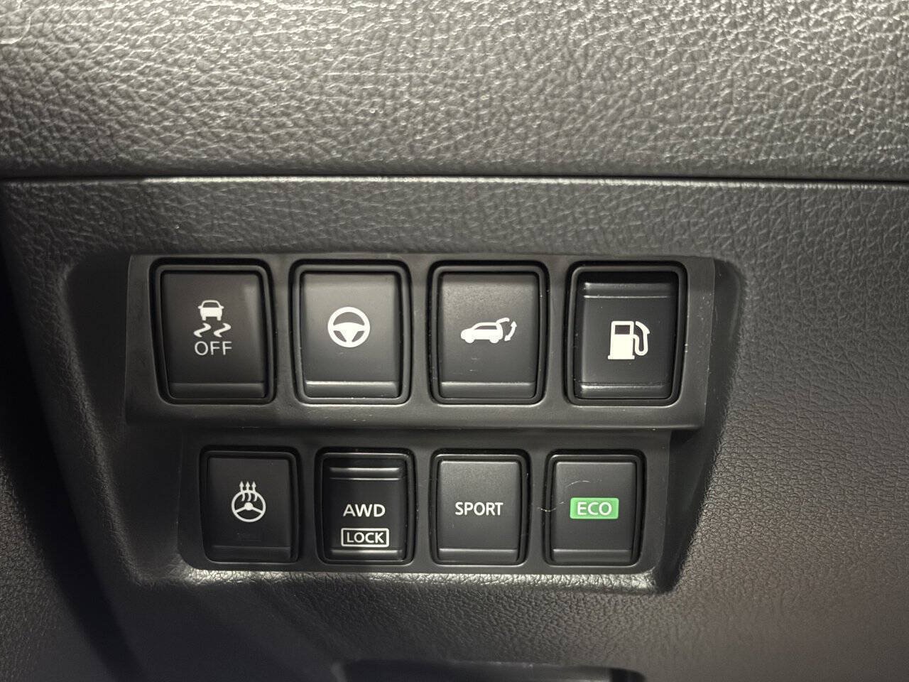 Used 2020 Nissan Rogue SV AWD/4WD image 27