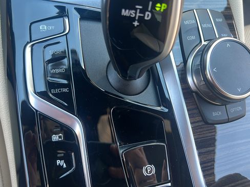 Used 2023 BMW 530e w/ Premium Package RWD image 22