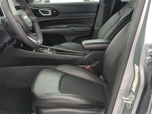 Used 2024 Jeep Compass Trailhawk image 15