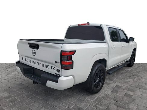 Used 2023 Nissan Frontier SV w/ Midnight Edition Package RWD image 6