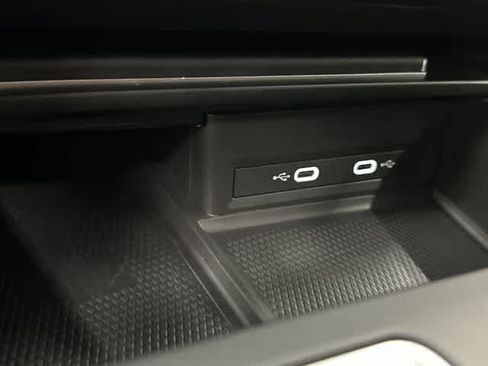 Used 2024 Volkswagen Atlas Cross Sport SE FWD image 25
