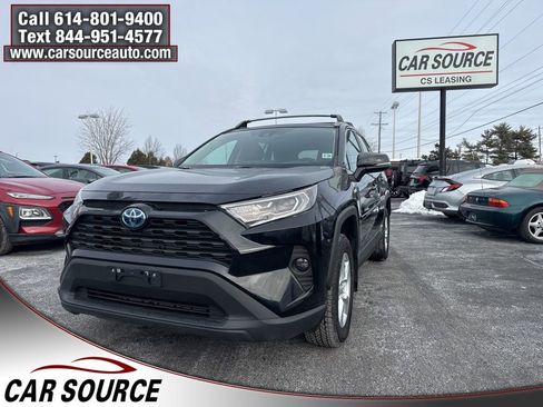 Used 2021 Toyota RAV4 XLE w/ Convenience Package image 1