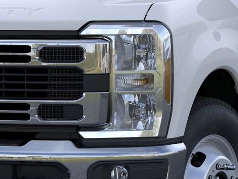 New 2026 Ford F350 XL w/ XL Chrome Package RWD image 18