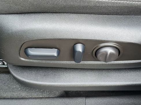 Used 2023 GMC Terrain SLE w/ Driver Convenience Package AWD/4WD image 9