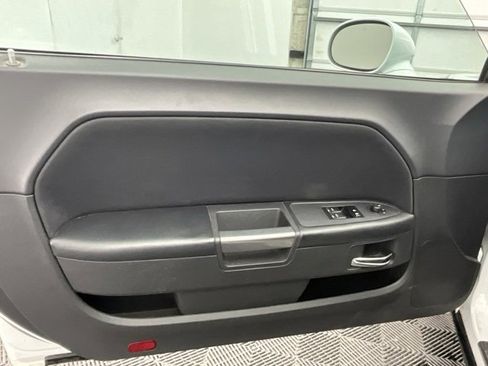 Used 2013 Dodge Challenger R/T image 11