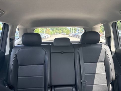 Used 2021 Volkswagen Tiguan SE AWD/4WD image 13