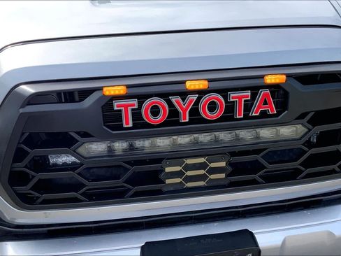 Used 2021 Toyota Tacoma TRD Sport w/ TRD Premium Sport Package AWD/4WD image 29