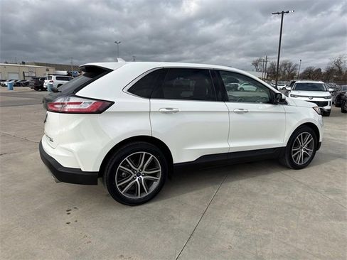 Used 2020 Ford Edge Titanium image 2