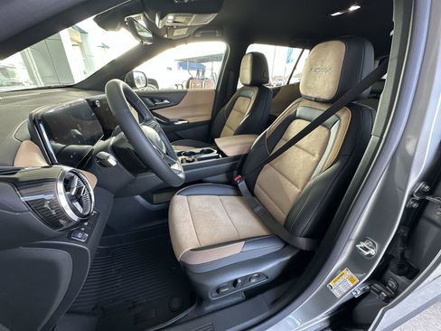 New 2026 Chevrolet Equinox ACTIV w/ Convenience Package III FWD image 19