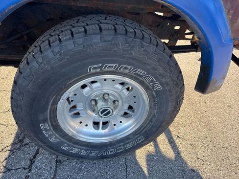 Used 1994 Ford Ranger XLT AWD/4WD image 12