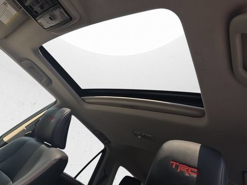 Used 2021 Toyota 4Runner Venture w/ Moonroof Package AWD/4WD image 30