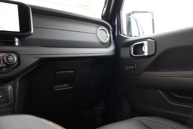 New 2026 Jeep Wrangler Unlimited Sahara AWD/4WD image 47