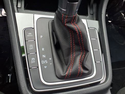 Used 2019 Volkswagen GTI S image 13