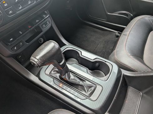 Used 2015 GMC Canyon SLE w/ All-Terrain Package AWD/4WD image 22