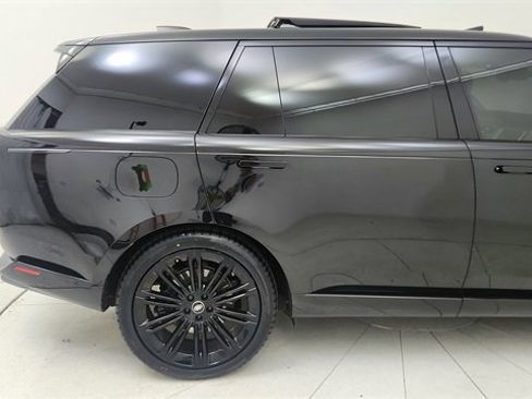 Used 2024 Land Rover Range Rover Long Wheelbase SE image 12
